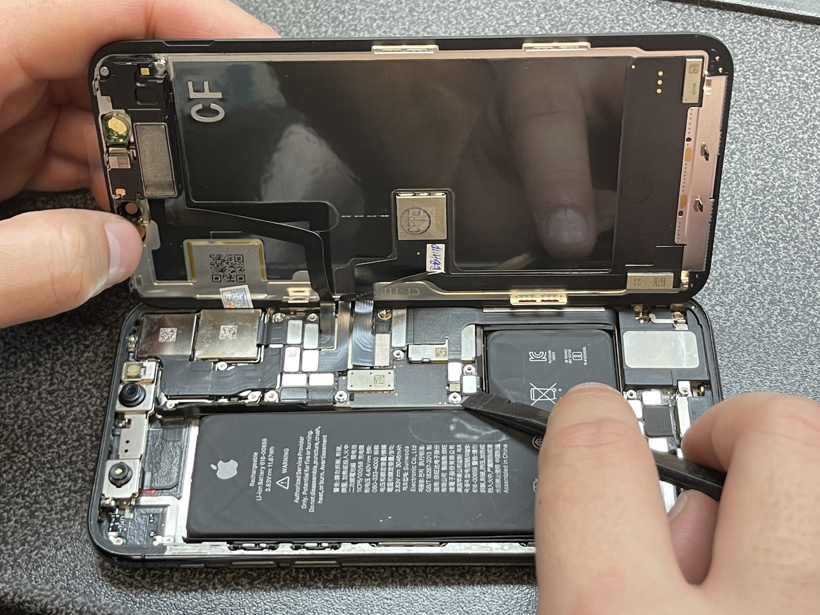  Specialized-iPhone-repairs 